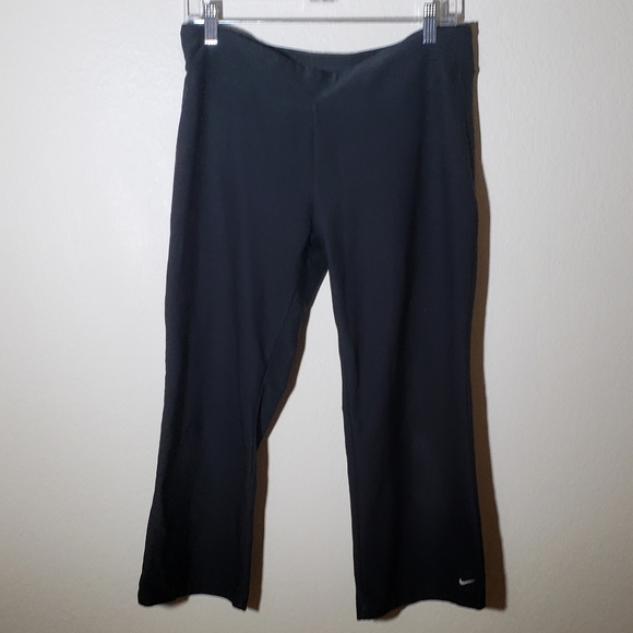 nike capri pants